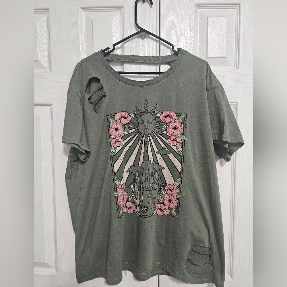 Torrid Women's Distressed TShirt sz1 NWOT